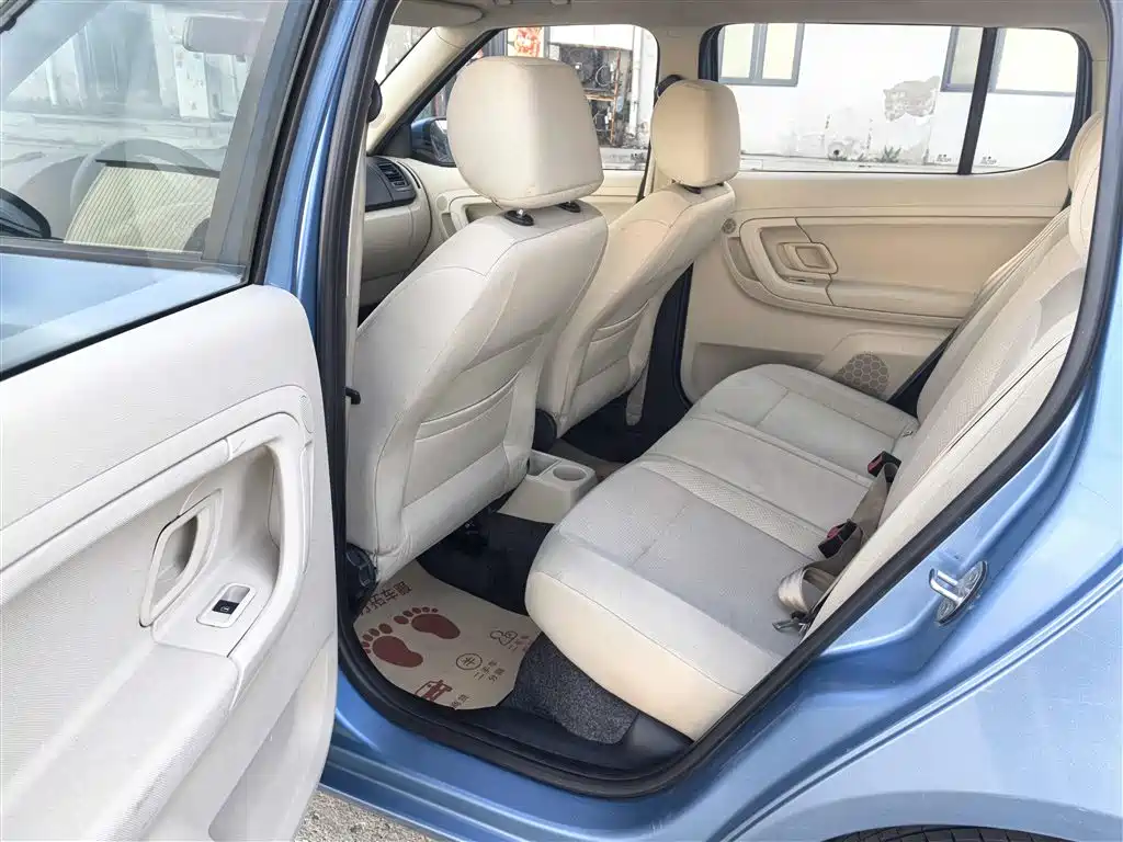 Škoda Fabia 2011 1.4L Automatic Crystal Elegance Edition фото 9