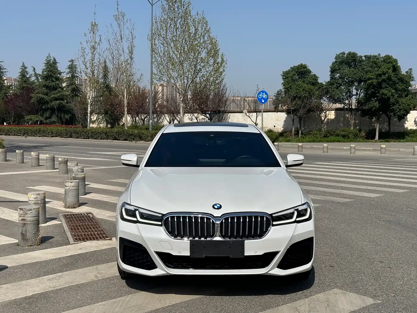 BMW 5 Series 2023 530Li Leading M Sport Package фото 2