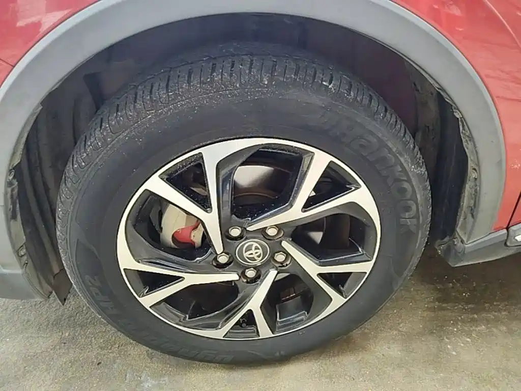 Photo 23 - Toyota C-HR