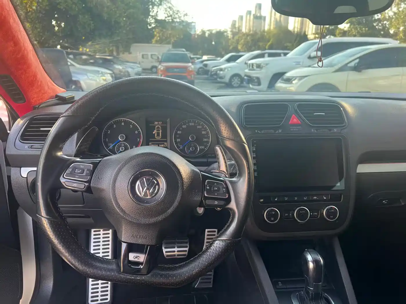 Volkswagen Scirocco 2011 Model R 2.0TSI фото 6