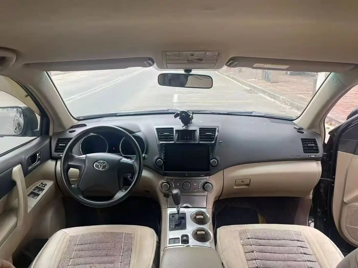 Toyota Highlander 2012 2.7L 2WD 7-Seat Elite фото 8