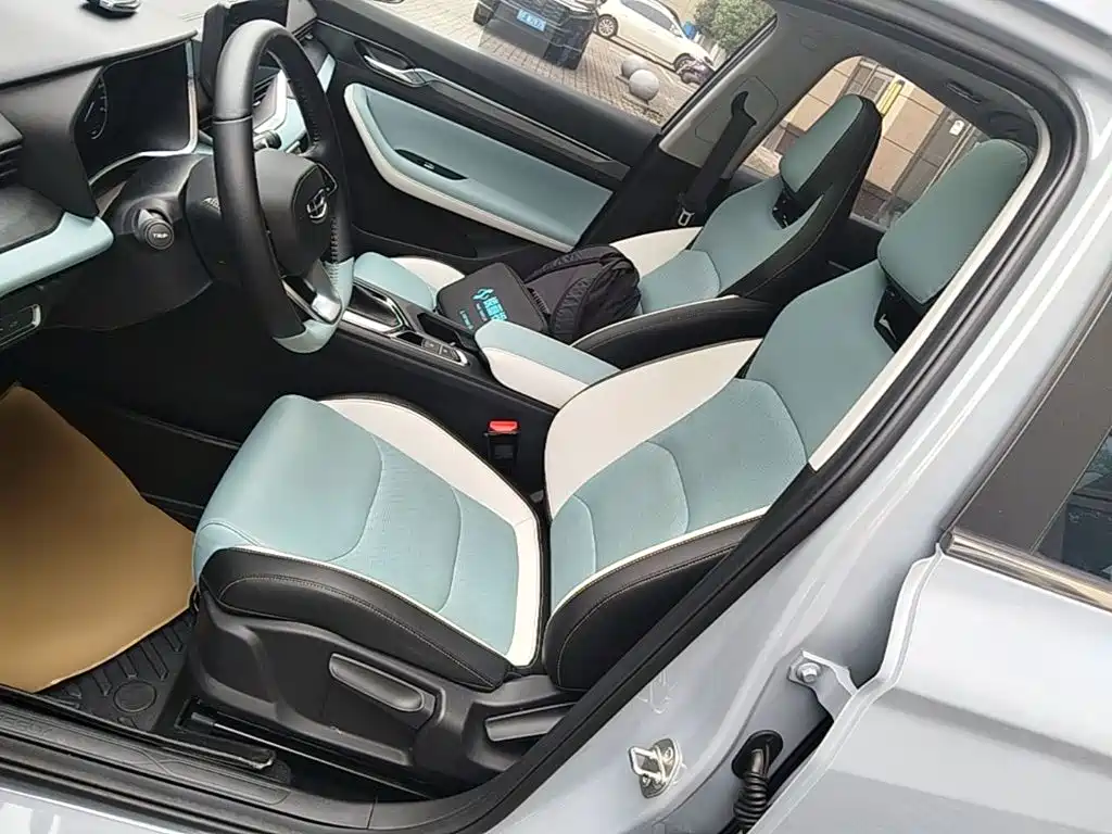 Фото 15 - Geely Emgrand S