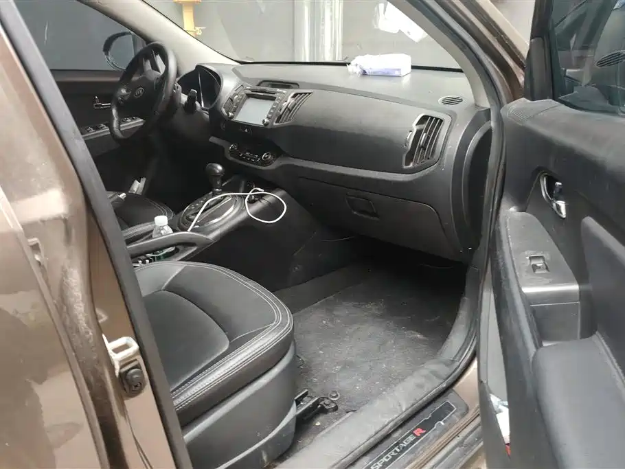 Kia Sportage 2012 2.0L Automatic 2WD NAVI Edition фото 8
