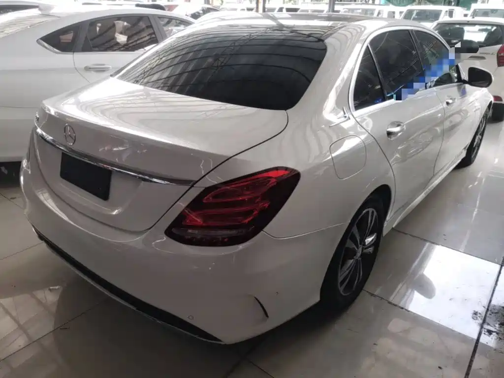 Фото 7 - Mercedes-Benz C-Class