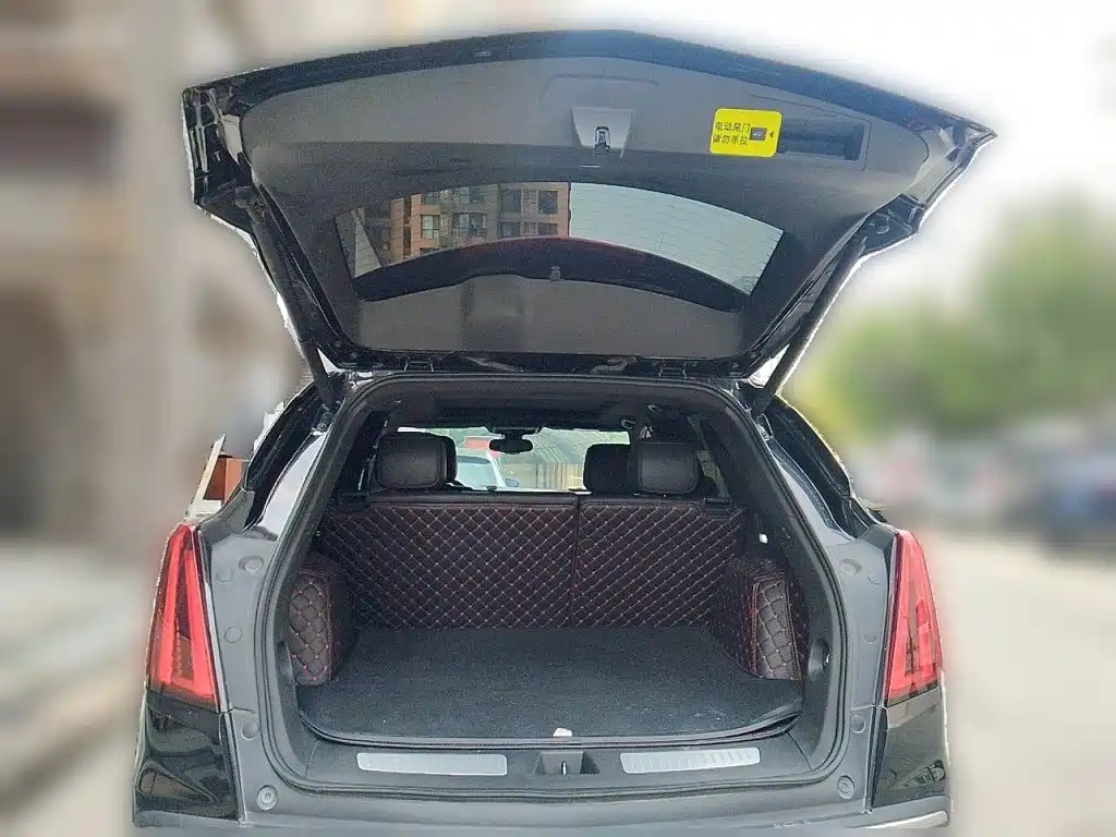 Фото 20 - Cadillac XT5