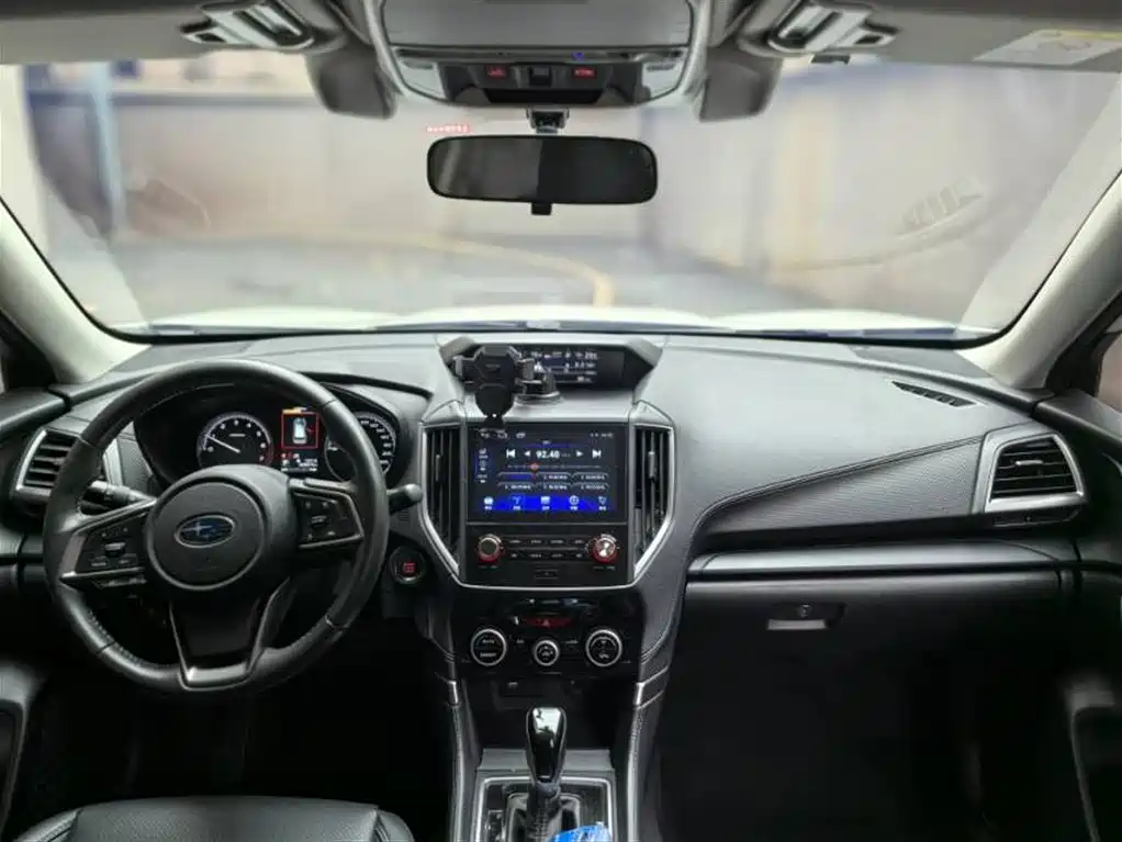 Subaru Forester 2020 2.0i Luxury Edition фото 10