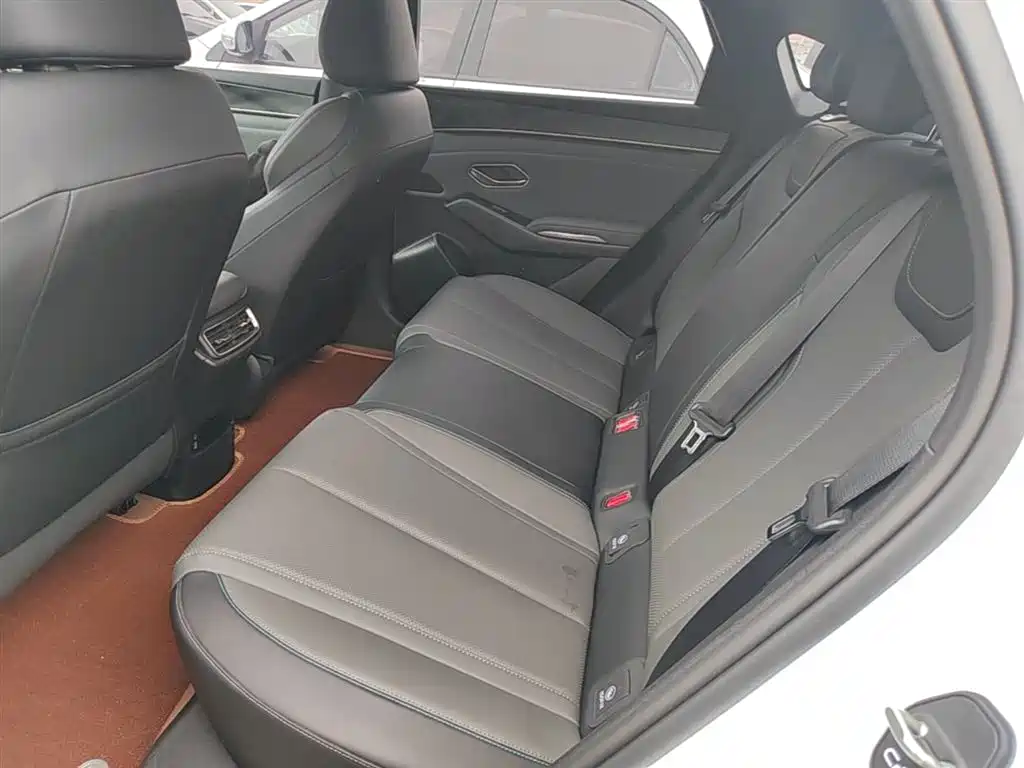 BYD Qin L 2025 DM-i Smart Drive Edition 80KM Leading фото 17