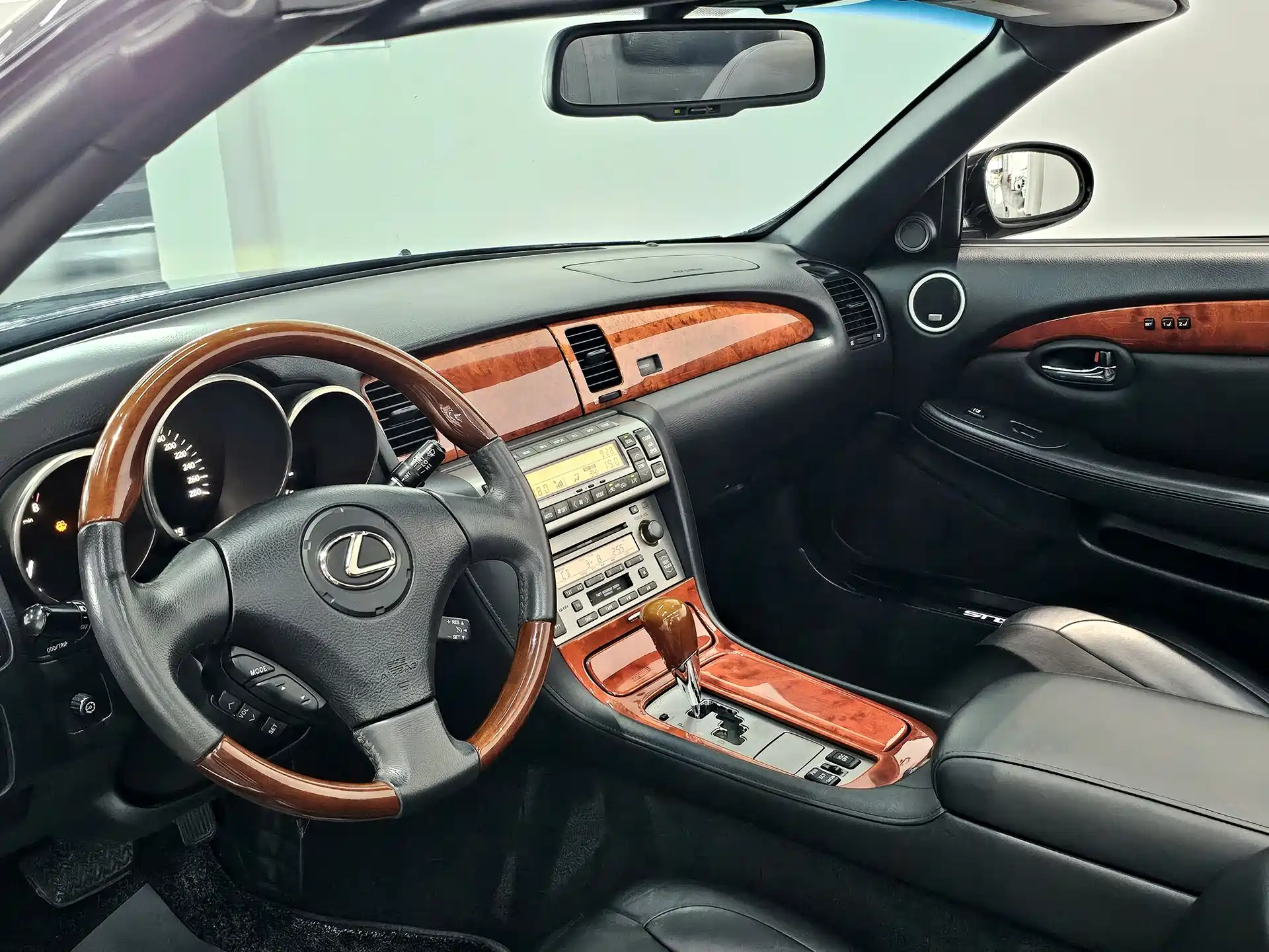 Фото 8 - Lexus SC
