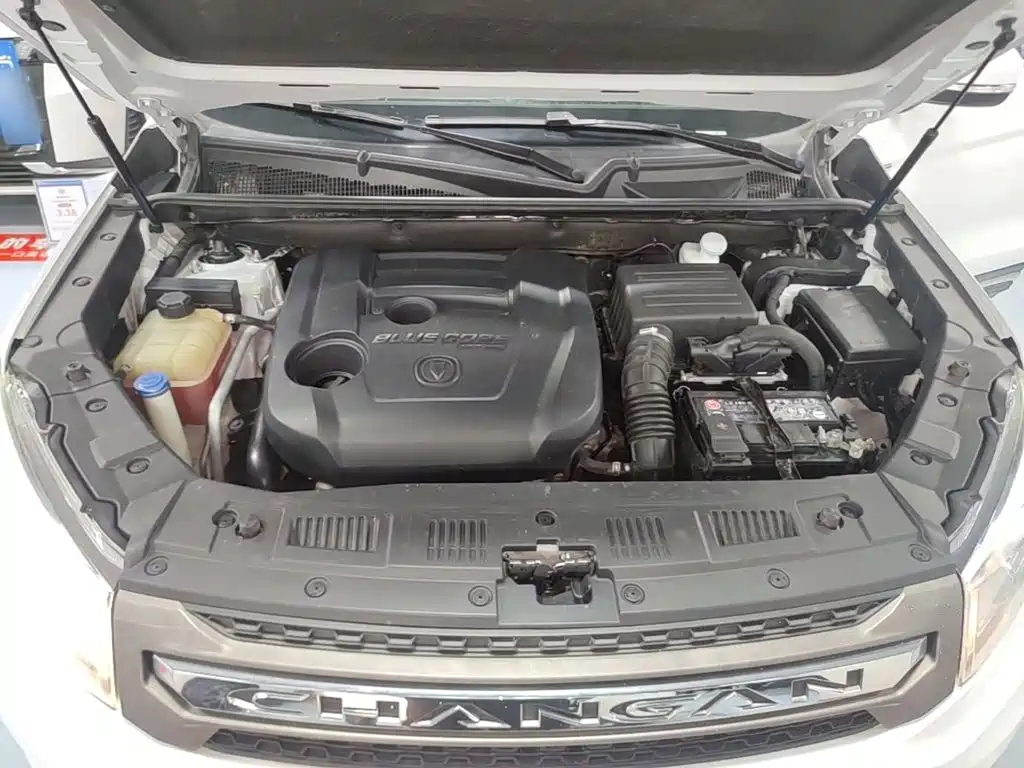 Фото 20 - Changan CS75