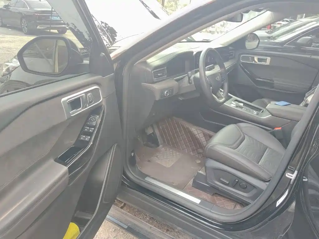 Ford Explorer 2025 2024 2.3T EcoBoost AWD Titanium Edition 6-Seater