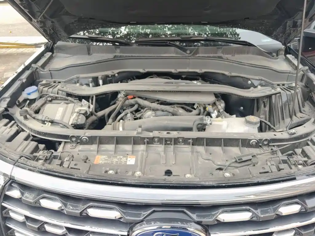 Ford Explorer 2025 2024 2.3T EcoBoost AWD Titanium Edition 6-Seater