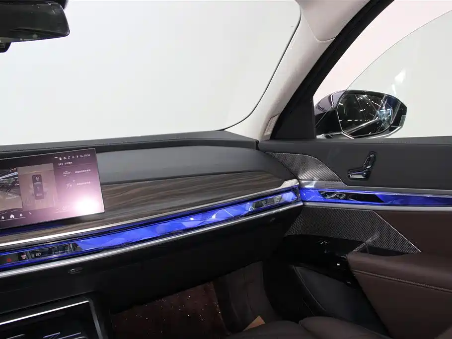 BMW 7 Series 2023 Model 740Li Leading M Sport Package фото 29
