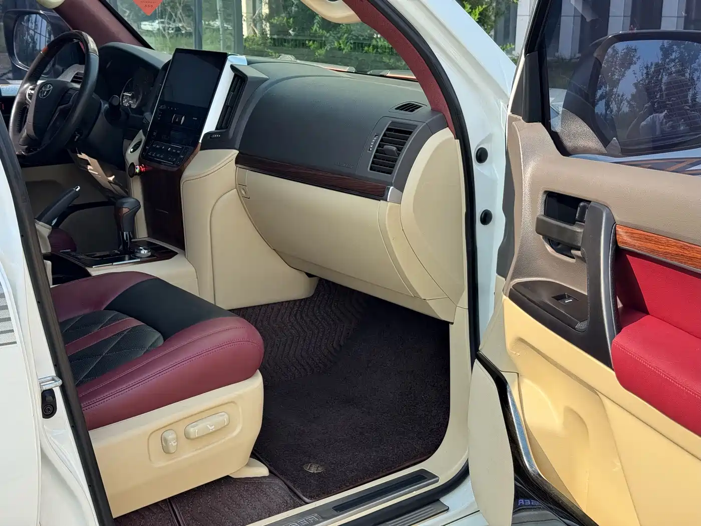 Toyota Land Cruiser (Import) 2017