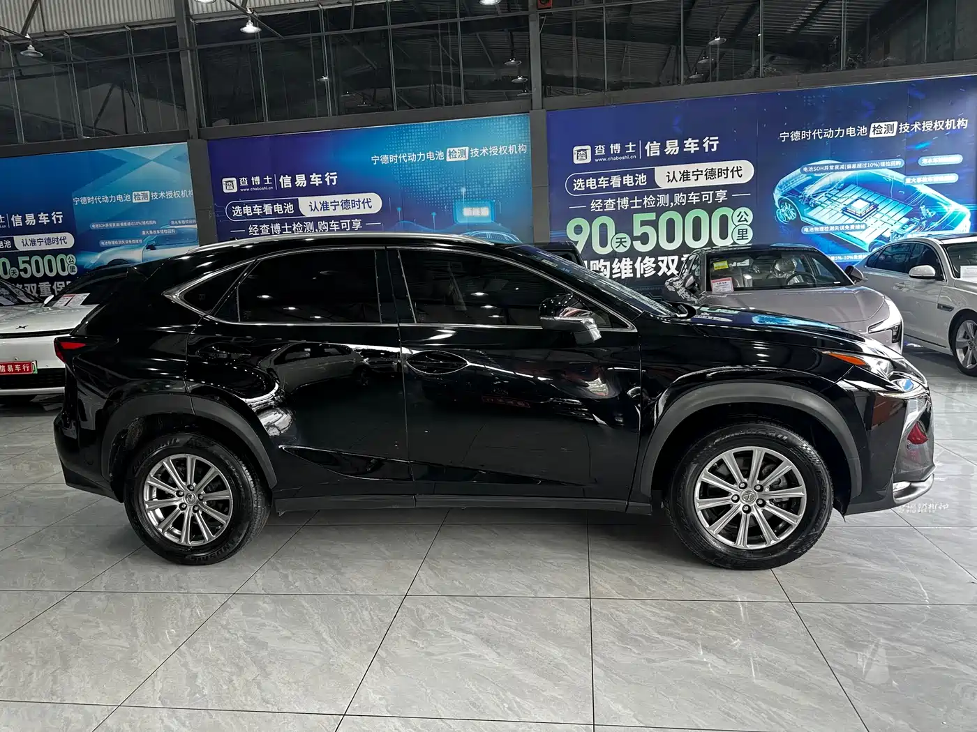 Lexus NX 2016 200 AWD F Sport фото 4