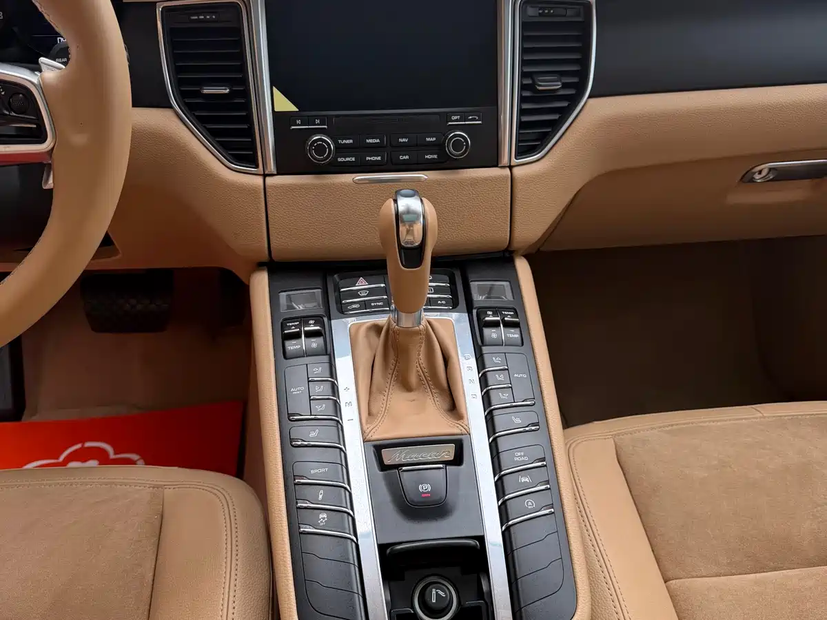 Porsche Macan 2017 Macan 2.0T фото 7