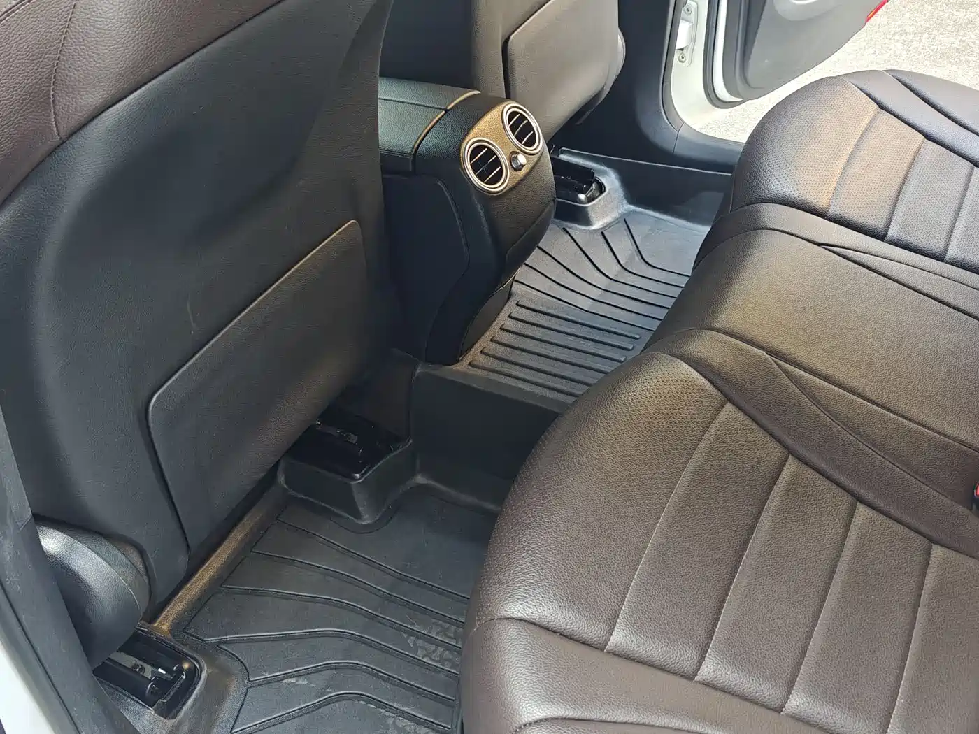 Mercedes-Benz GLC 2018 Facelift GLC 200 4MATIC фото 16