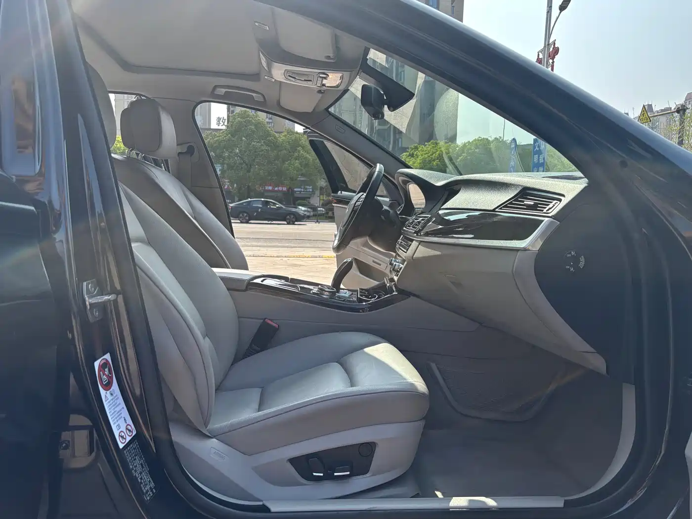 BMW 5 Series 2013 525Li Luxury фото 16