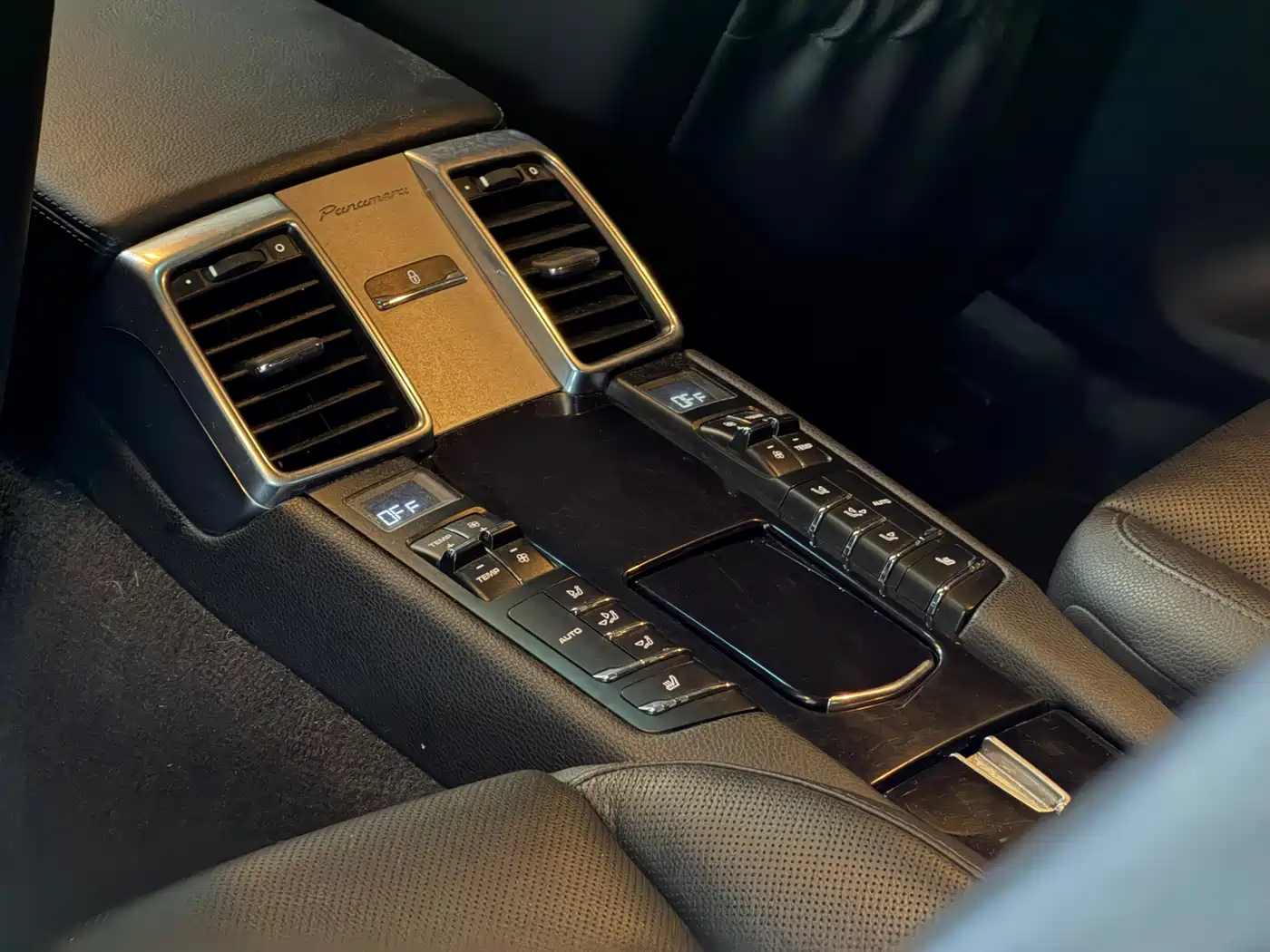 Porsche Panamera 2014 Panamera 3.0T фото 17