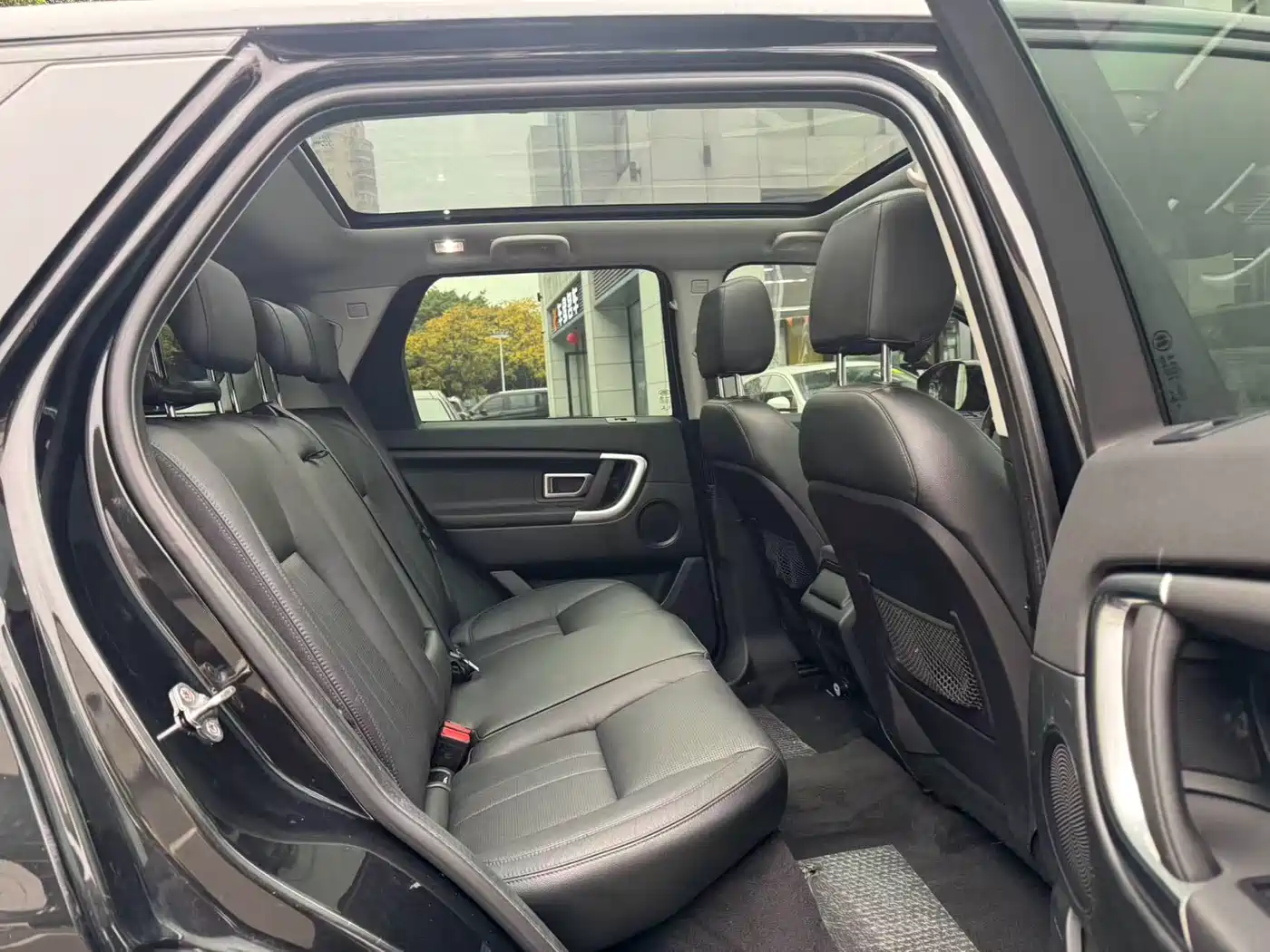 Land Rover Discovery Sport 2019 240PS SE Edition China V фото 4
