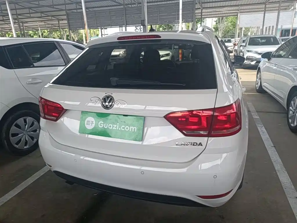 Volkswagen Lavida Tour 2017 1.6L Automatic Trend Edition фото 6