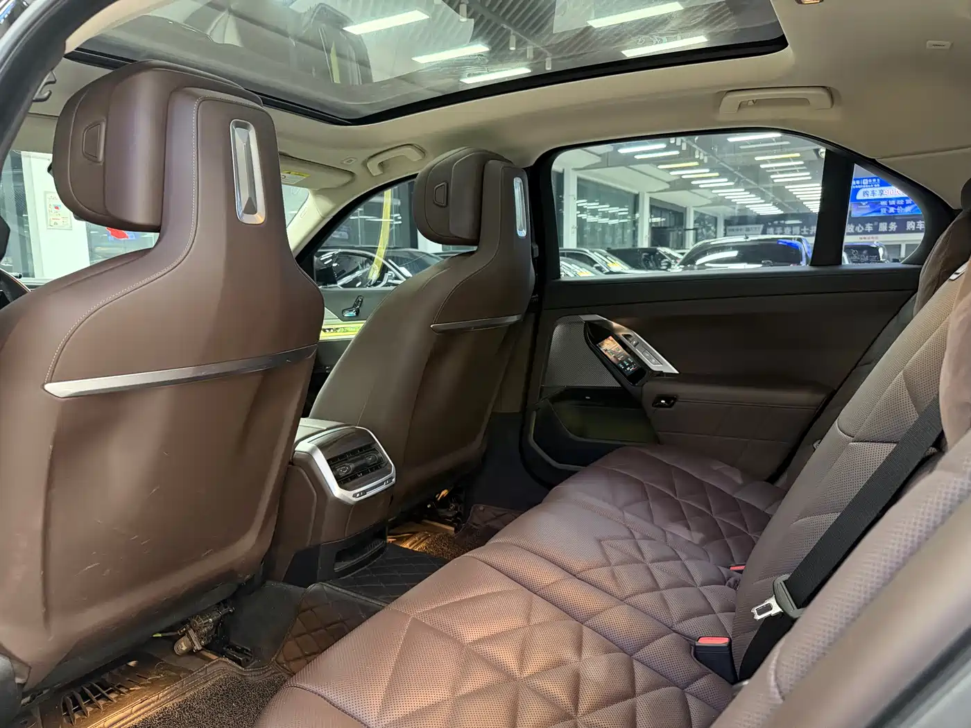 BMW 7 Series 2023 Model 735Li M Sport Package фото 6
