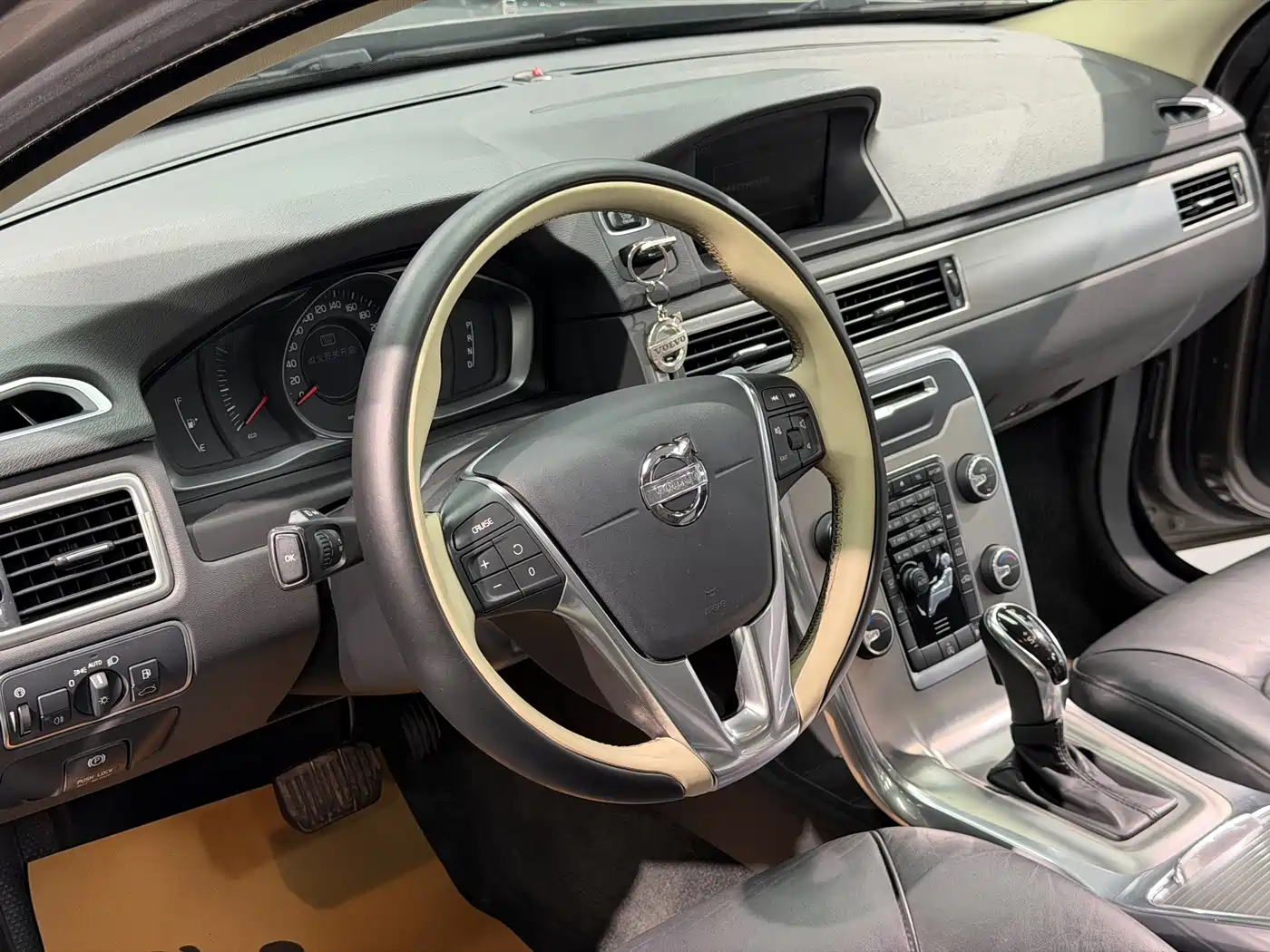 Volvo S80L 2014 2014 2.0T T5 Momentum