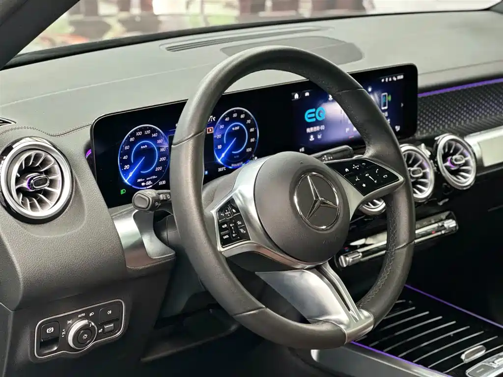 MERCEDES-BENZ EQB