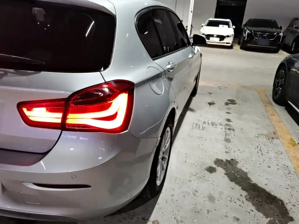 BMW 1 Series (Import) 2016 118i Leading фото 8