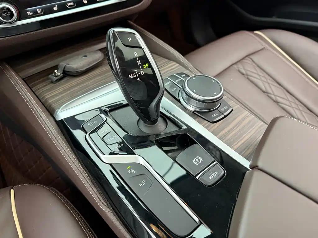 Photo 9 - BMW 5 Series
