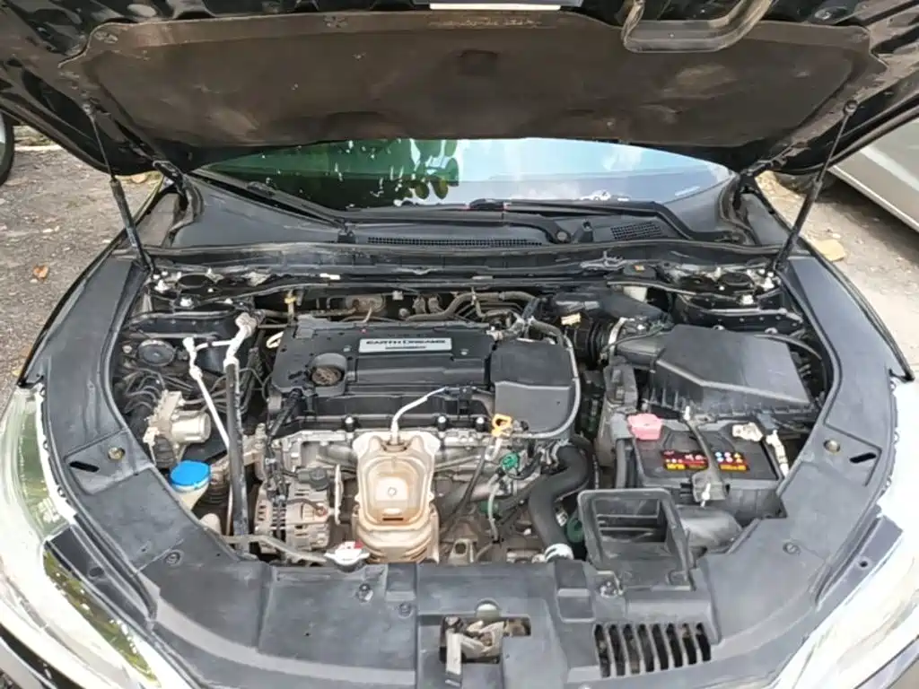 Фото 20 - Honda Accord