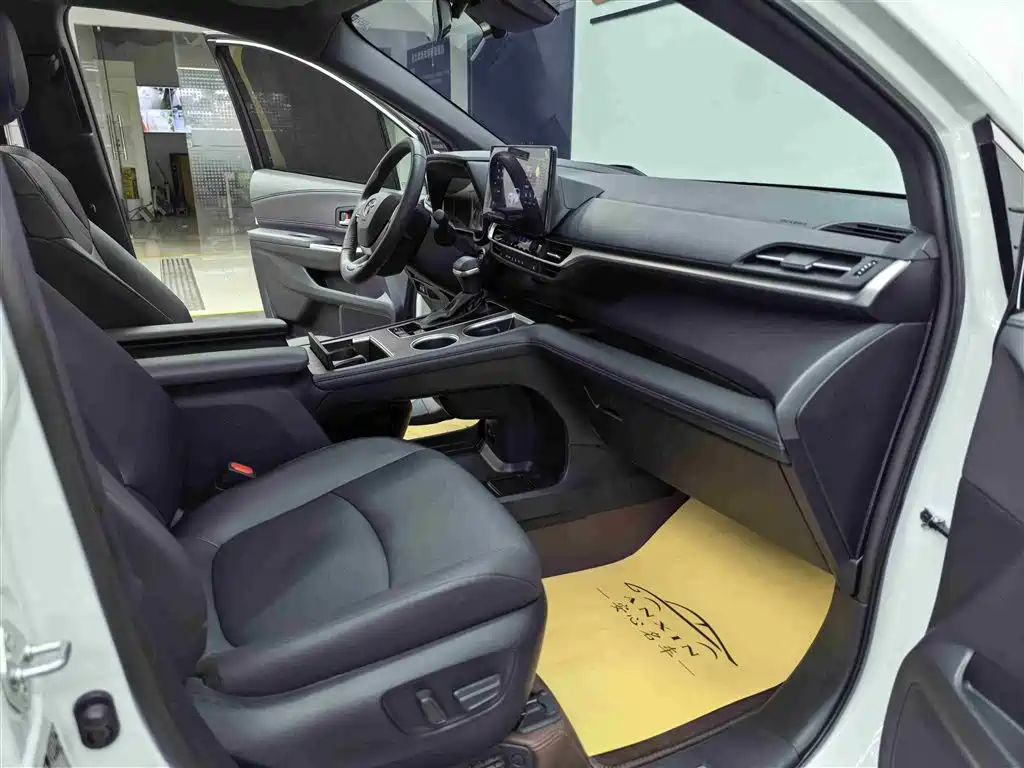 TOYOTA GREVIA