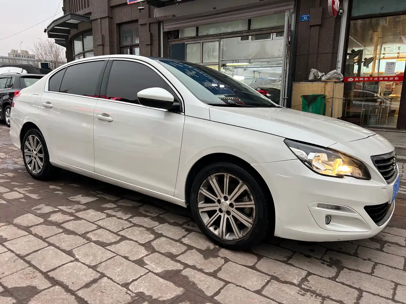 Peugeot 408 2016 1.6T Automatic Luxury Edition фото 3