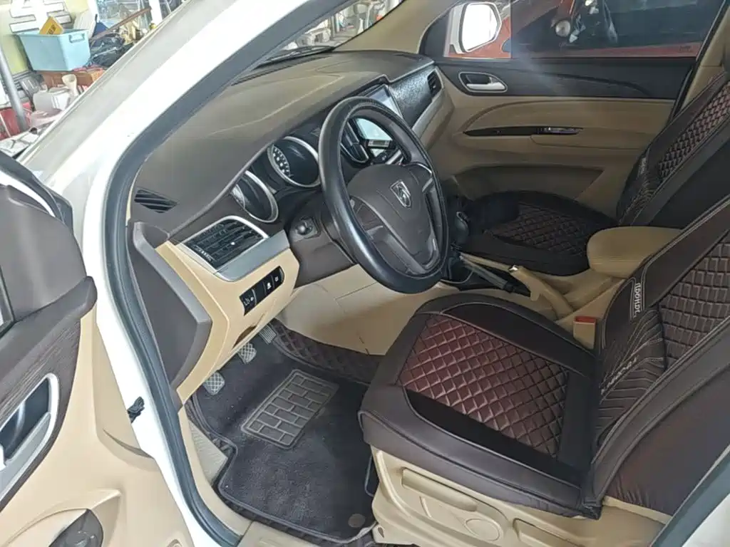 Baojun 730 2022 2019 1.5L Manual Value Edition 7-Seater China VI