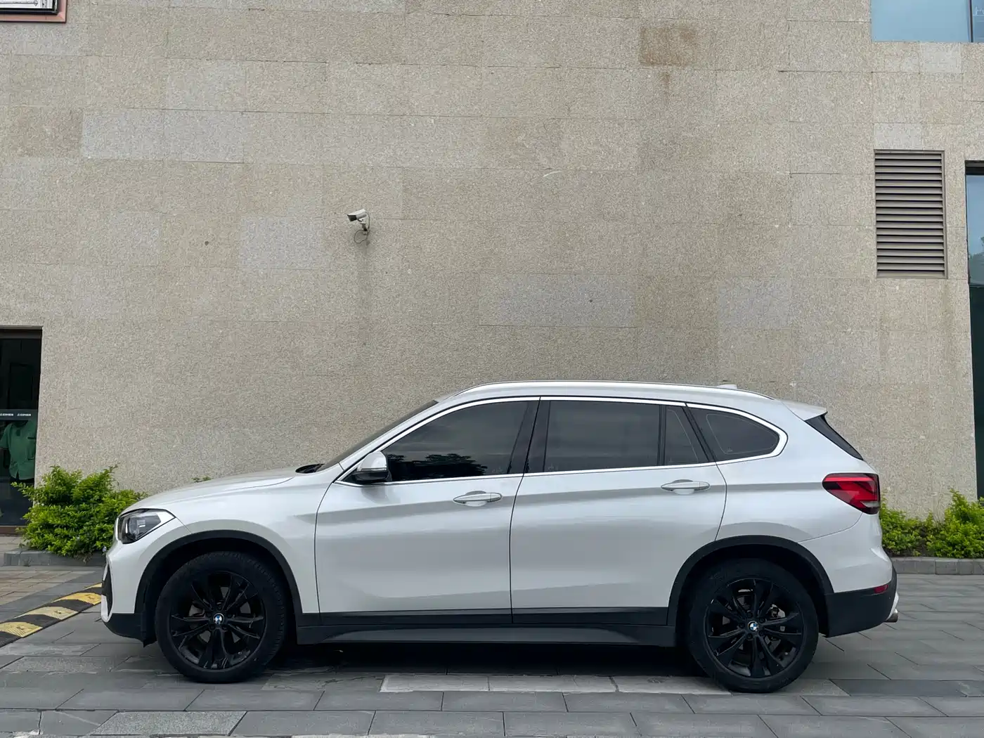 BMW X1 2022 sDrive20Li Fashion фото 11