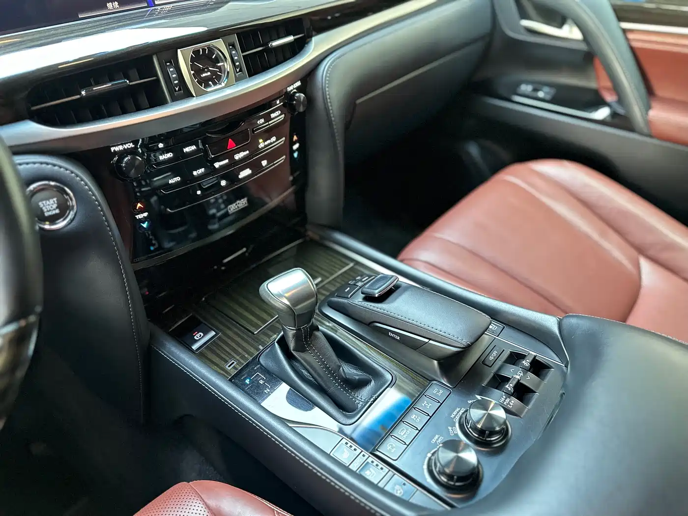 Lexus LX 2017 570 Dynamic Luxury фото 23