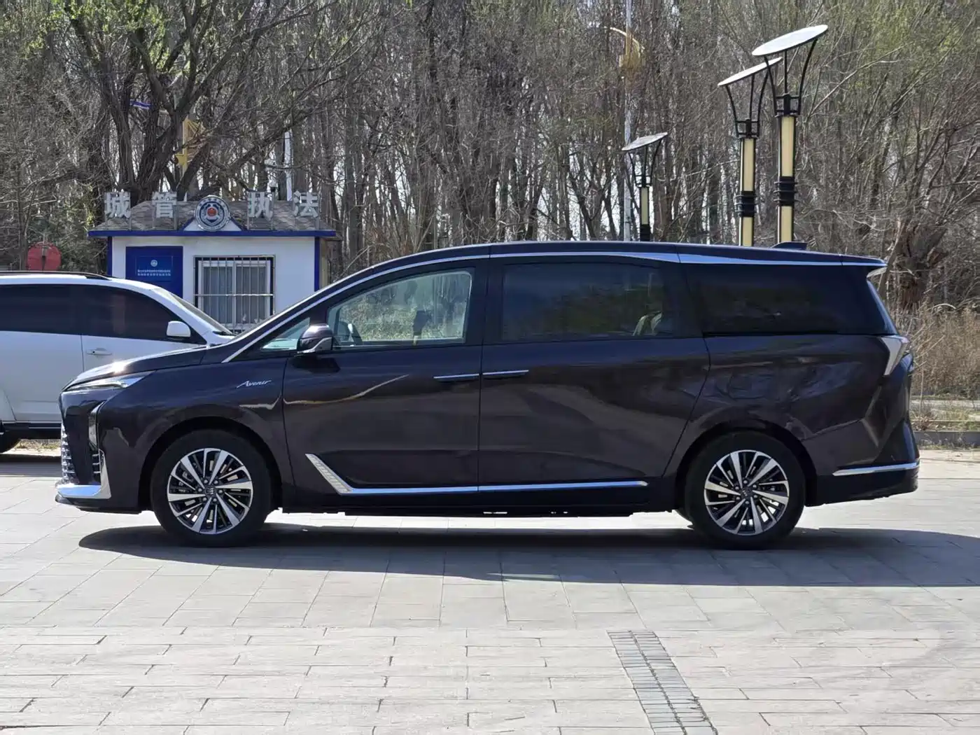 BUICK GL8 NEW ENERGY