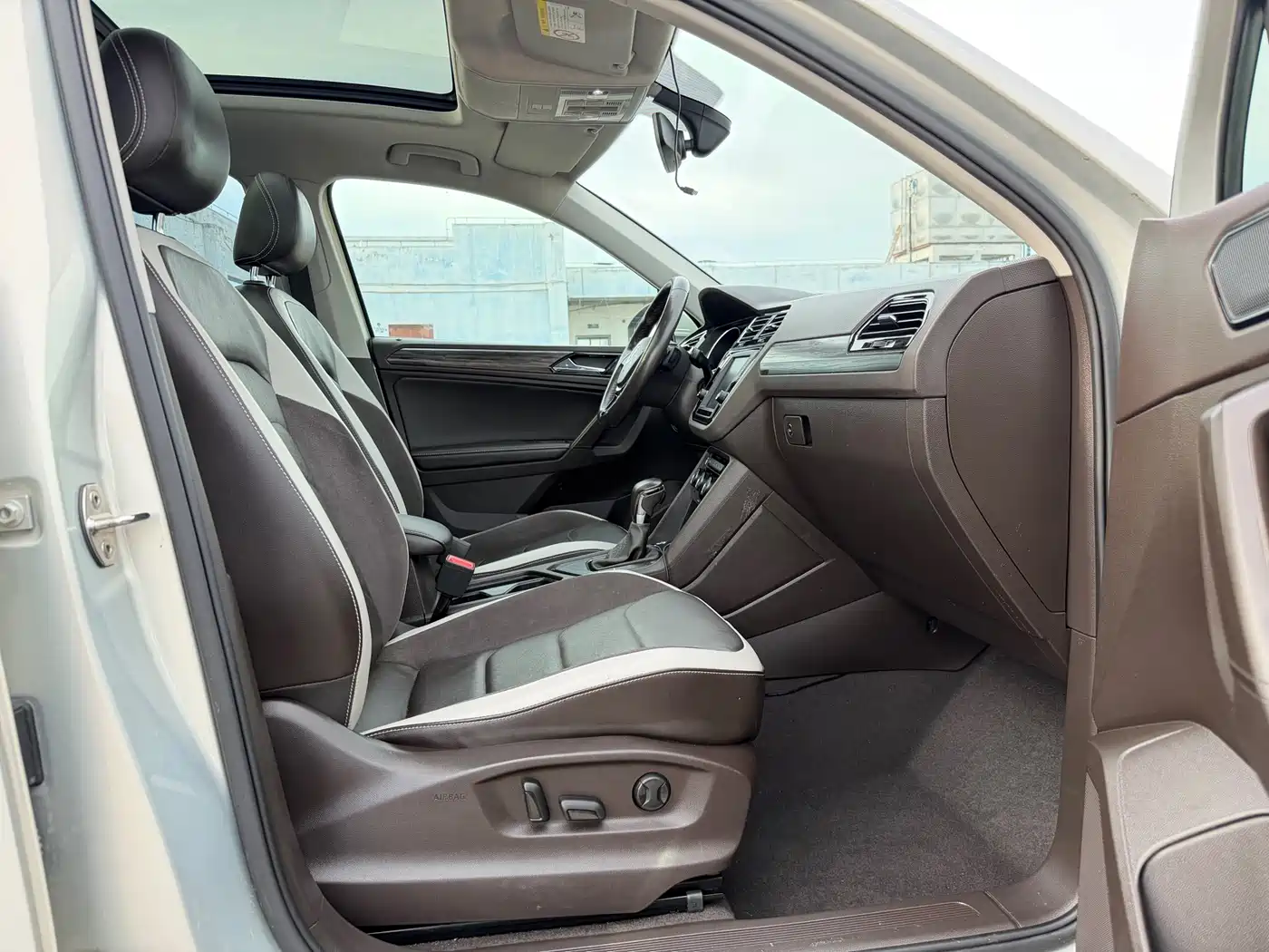 Volkswagen Tiguan L 2017 330TSI Automatic 2WD Luxury Edition фото 11