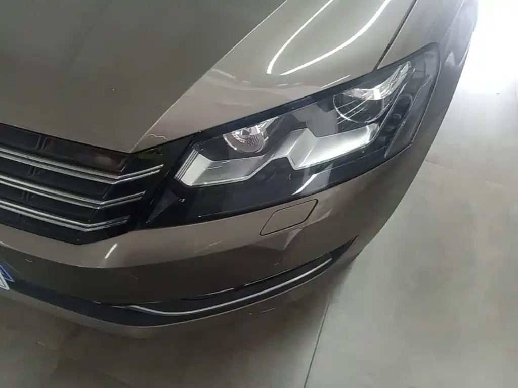 Фото 24 - Volkswagen Passat