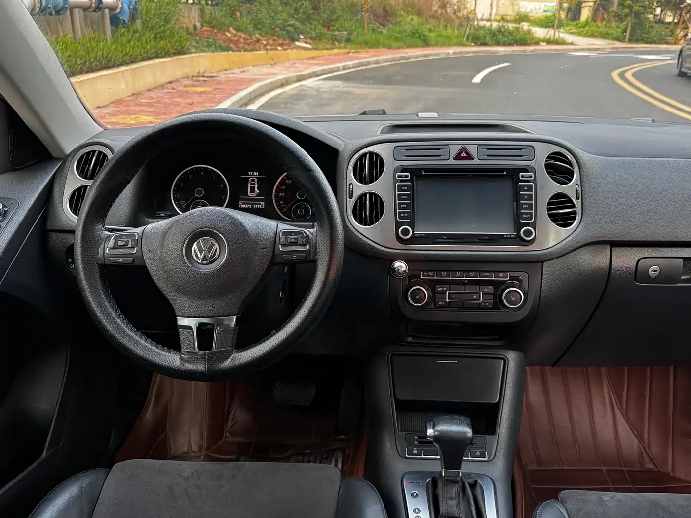 Volkswagen Tiguan 2010 2.0TSI Automatic AWD Flagship фото 14