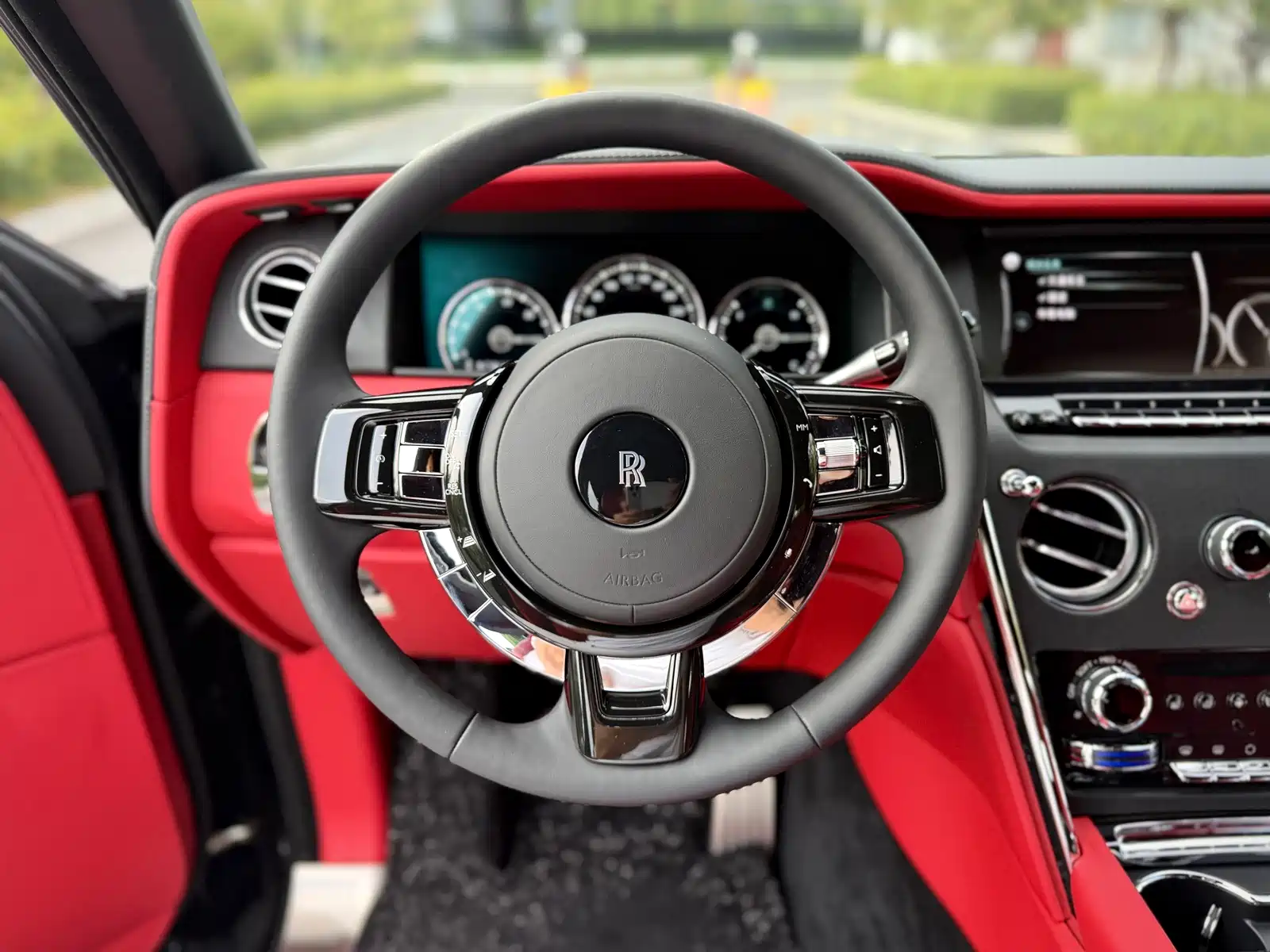 Photo 10 - Rolls-Royce Cullinan