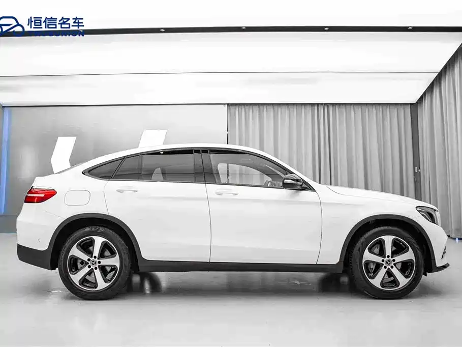 Mercedes-Benz GLC Coupe 2019 GLC 200 4MATIC Coupe SUV фото 4