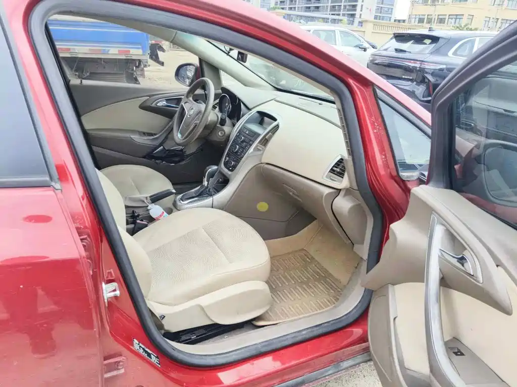 Фото 10 - Buick Excelle