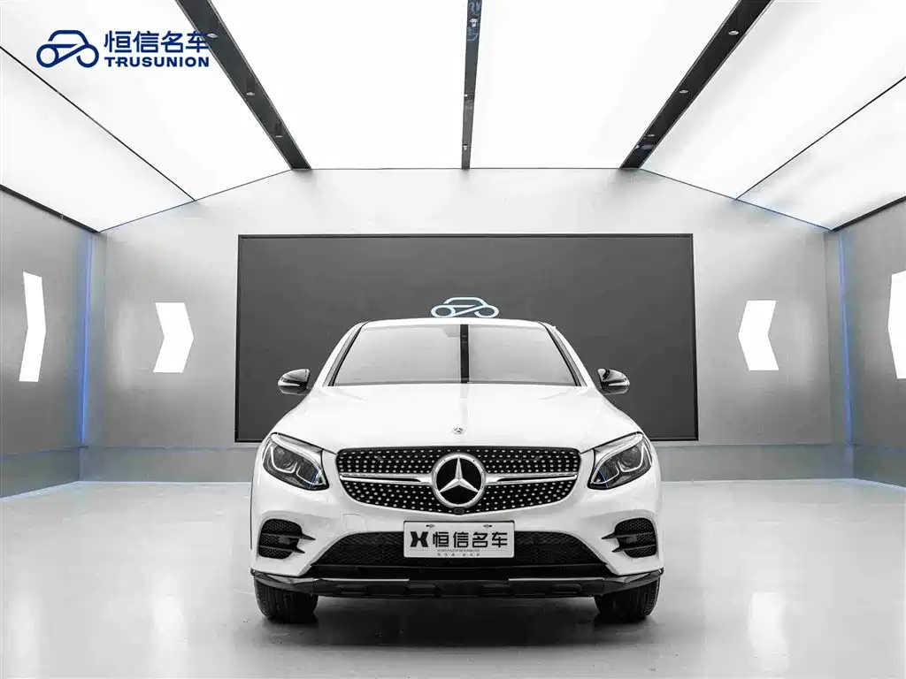 Mercedes-Benz GLC Coupe 2019 GLC 200 4MATIC Coupe SUV фото 2