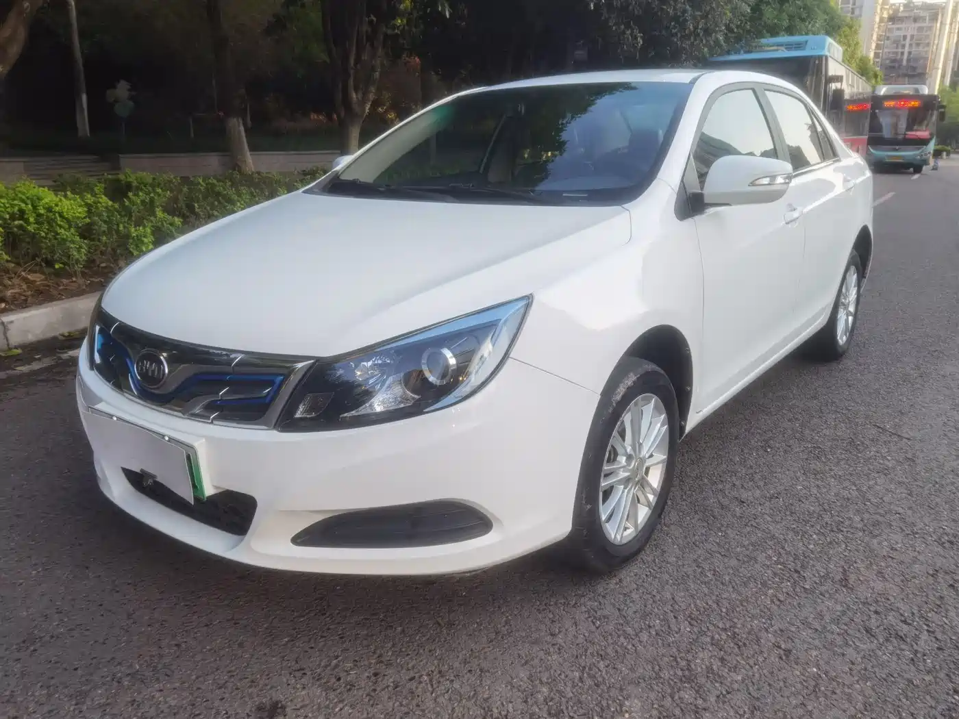 BYD E5