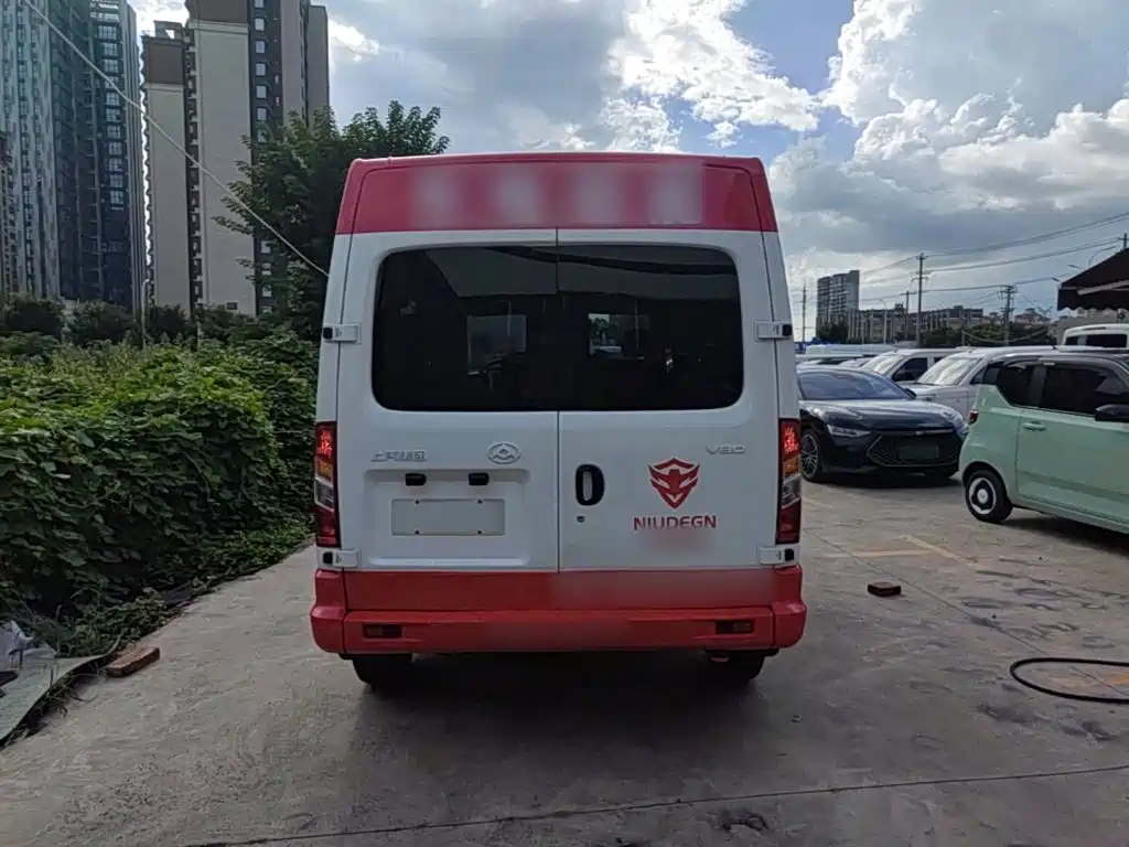 SAIC Maxus Xintu V80 2024 2024 Model Year Aoyunton Value Edition 6MT Short Wheelbase Medium Roof 127Ps 5/6-Seater