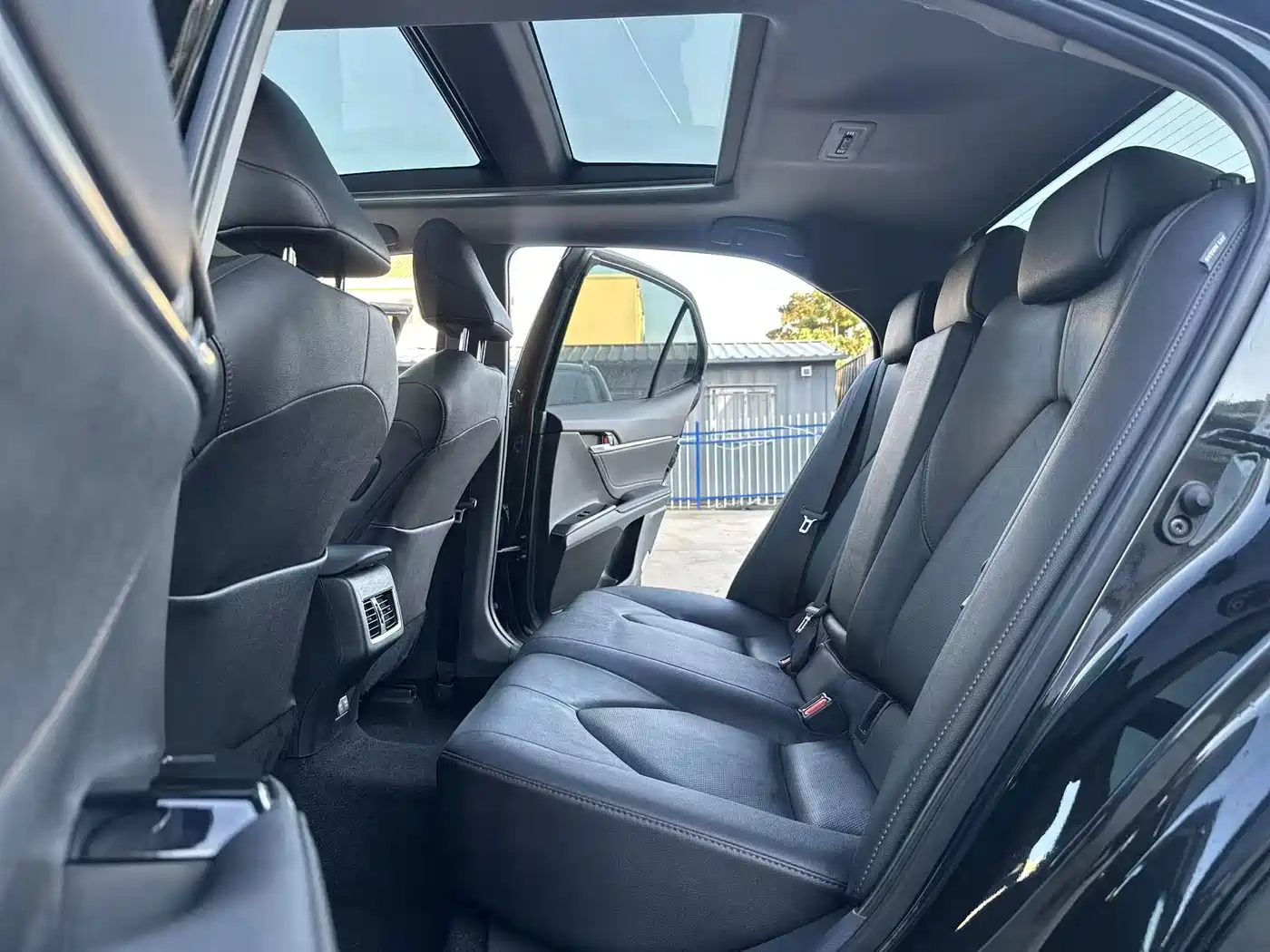 Фото 5 - Toyota Camry