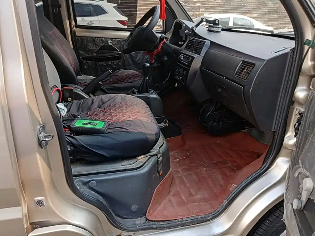 Wuling Motors Wuling Rongguang 2014 2012 1.2L Extended Base Model LJY
