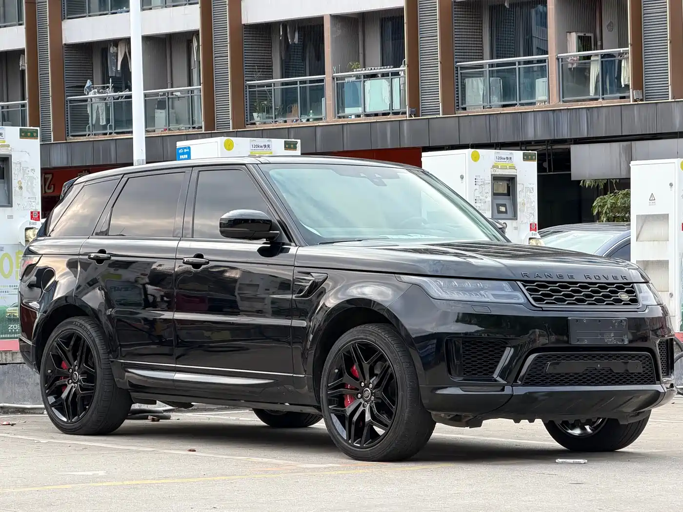 Land Rover Range Rover Sport 2020 3.0 L6 SE фото 3