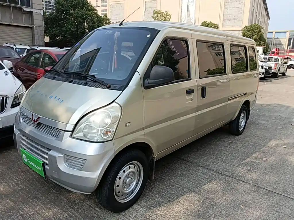 Wuling Motors Wuling Rongguang 2014 2012 1.2L Extended Base Model LJY