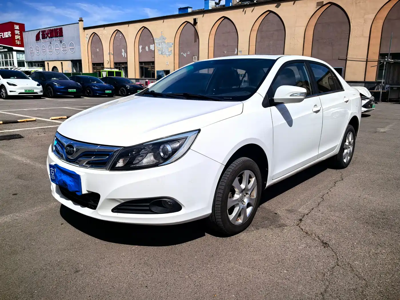 BYD E5